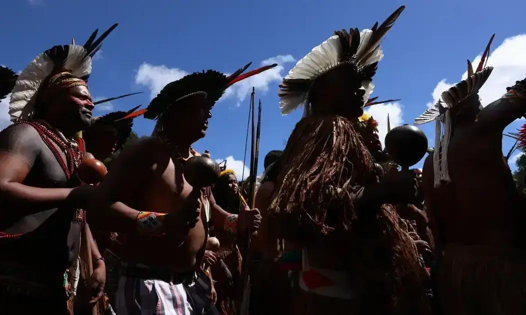Funcionário do Itamaraty sugere violência contra indígenas em protesto