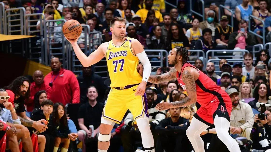 Lakers garantem terceira posição no Oeste com vitória sobre os Rockets