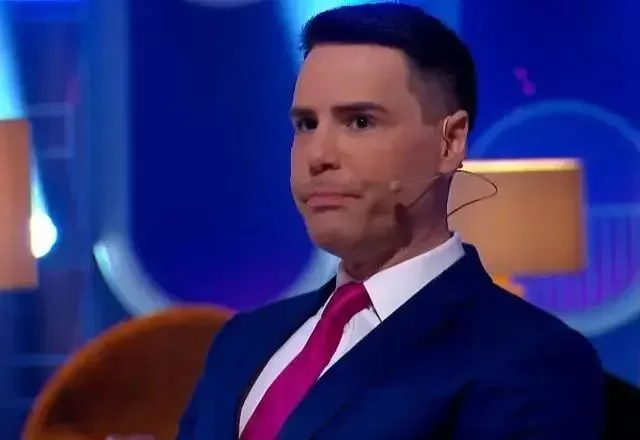 Luiz Bacci desabafa sobre sua saída da Record em novo programa