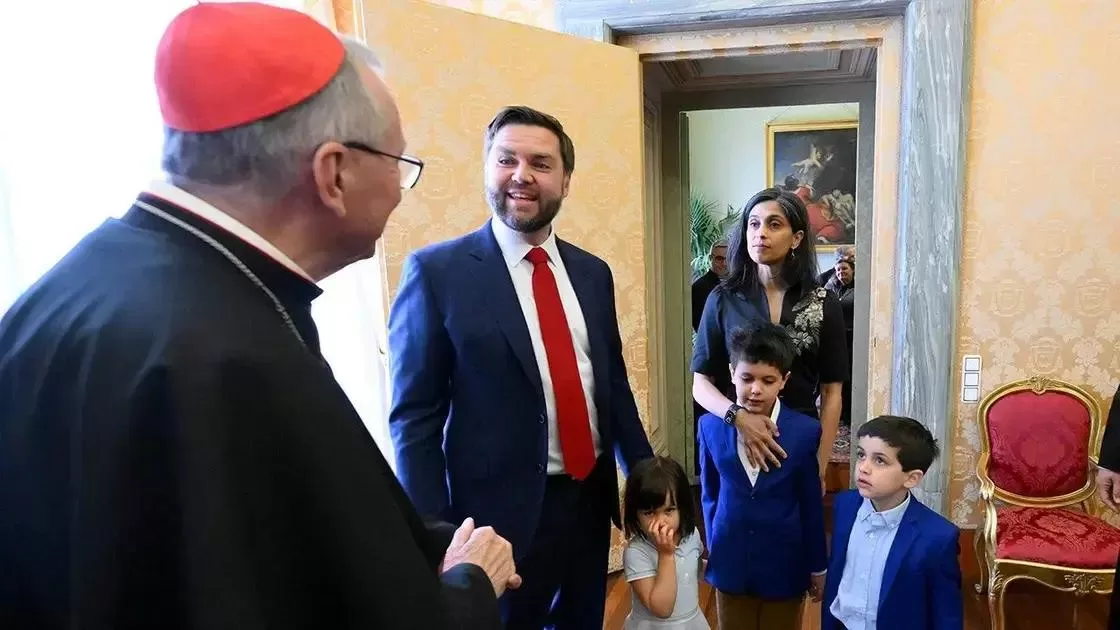 Vice Presidente JD Vance discute imigração em reunião com o Vaticano