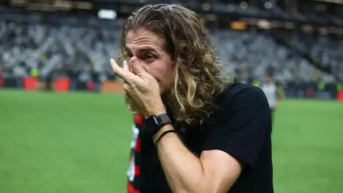 Acréscimos na pressão: A crise do Flamengo e os desafios de Filipe Luís