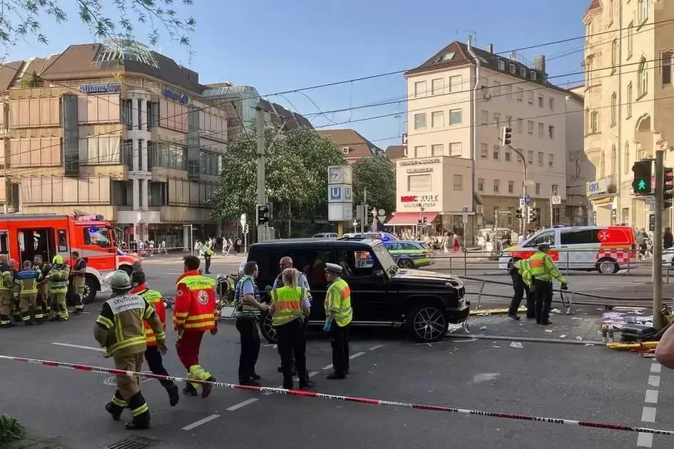 Atropelamento em massa em Stuttgart deixa várias pessoas feridas