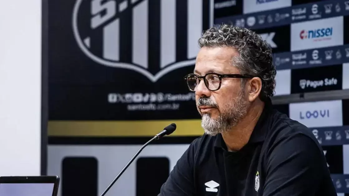 Cléber Xavier admite erro sobre declaração de retorno de Neymar ao Santos