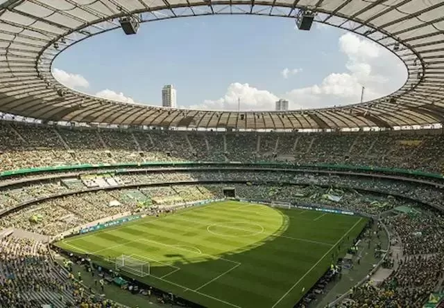 Dívidas superam receitas: a ironia do futebol brasileiro em 2024