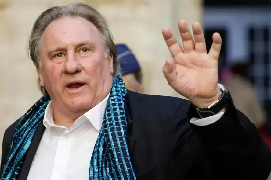 Gérard Depardieu é condenado por agressão sexual em Paris