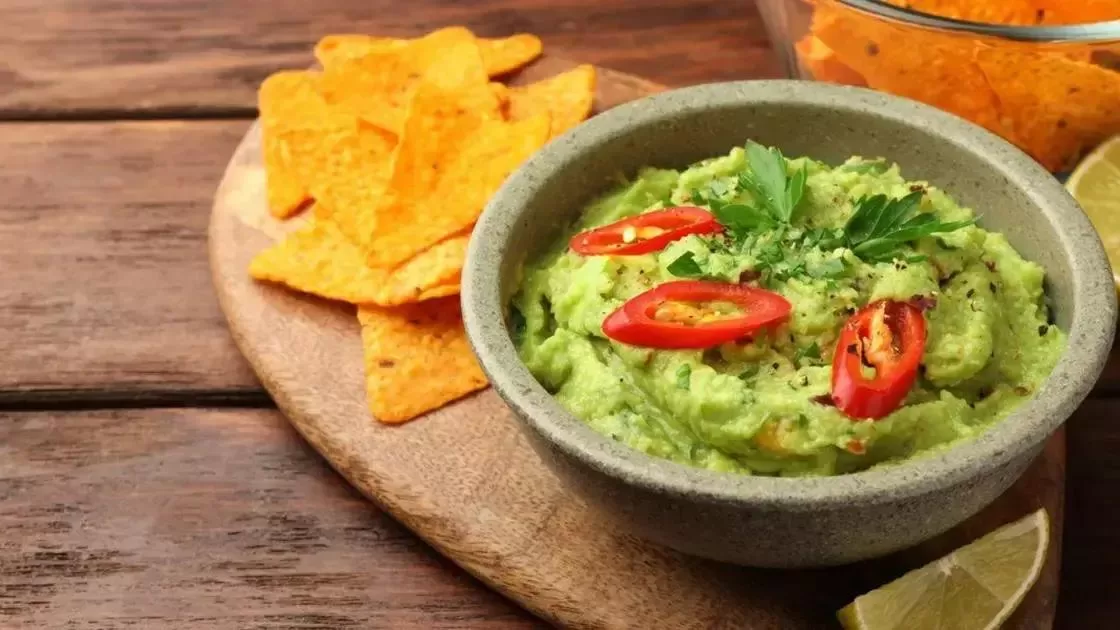 Guacamole e Nachos: Receita prática e deliciosa para compartilhar