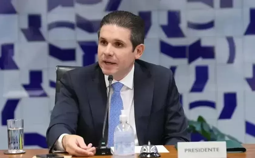 Hugo Motta propõe urgência na mudança do número de deputados na Câmara