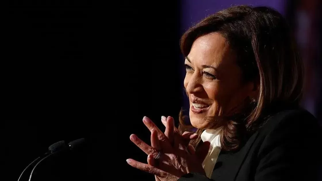 Kamala Harris reassume papel de destaque na política ao liderar evento do DNC