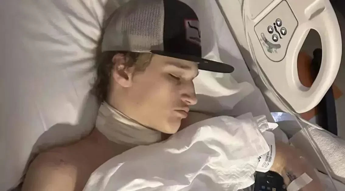 Mãe alerta sobre riscos de carregar celular durante o sono após quase tragédia