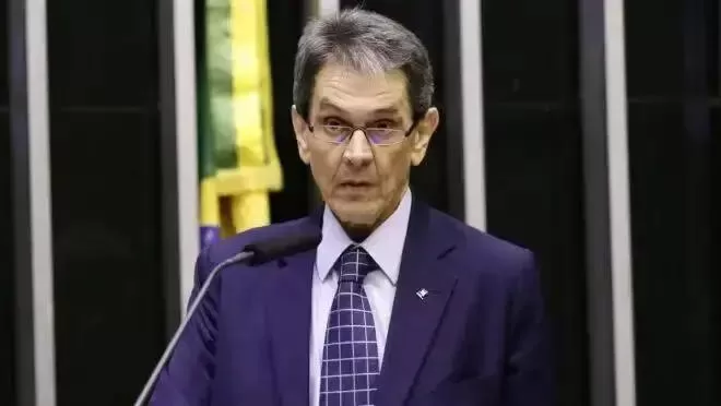 Moraes concede prisão domiciliar a Roberto Jefferson por motivos humanitários