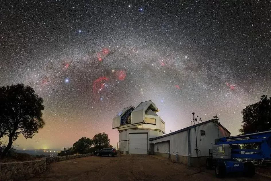 Nova teoria elimina a necessidade de matéria e energia escuras no universo