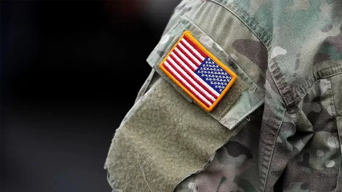 Pentágono termina tratamento de transição de gênero para militares