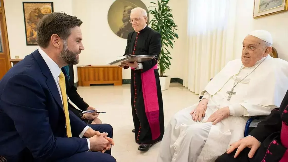 Vice-presidente JD Vance reflete sobre último encontro com Papa Francisco