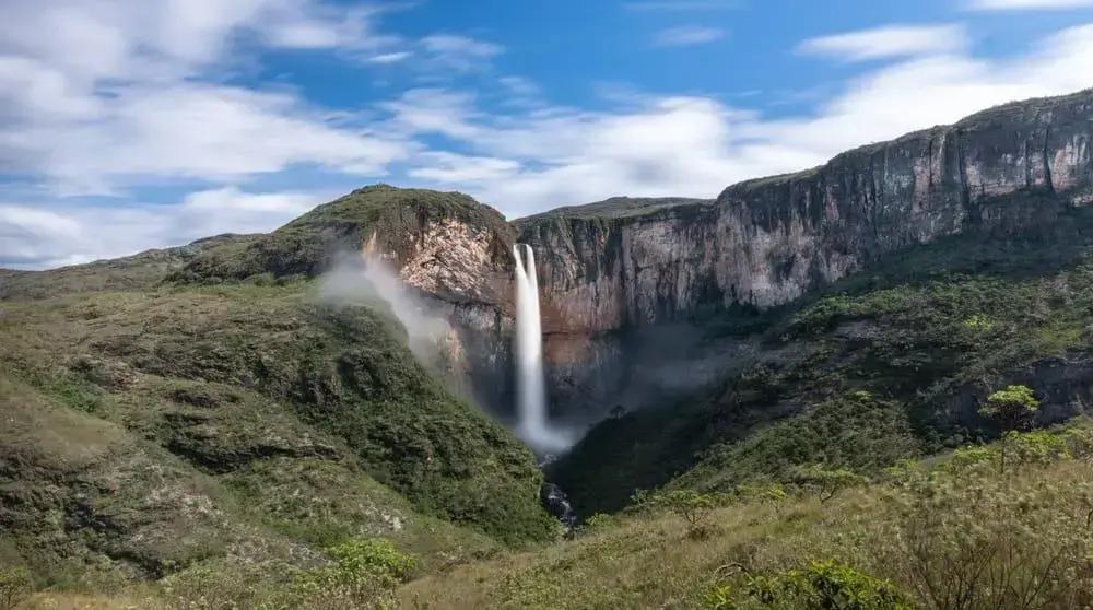 Explore as Maiores Cachoeiras do Brasil: Aventura e Natureza Inesquecíveis
